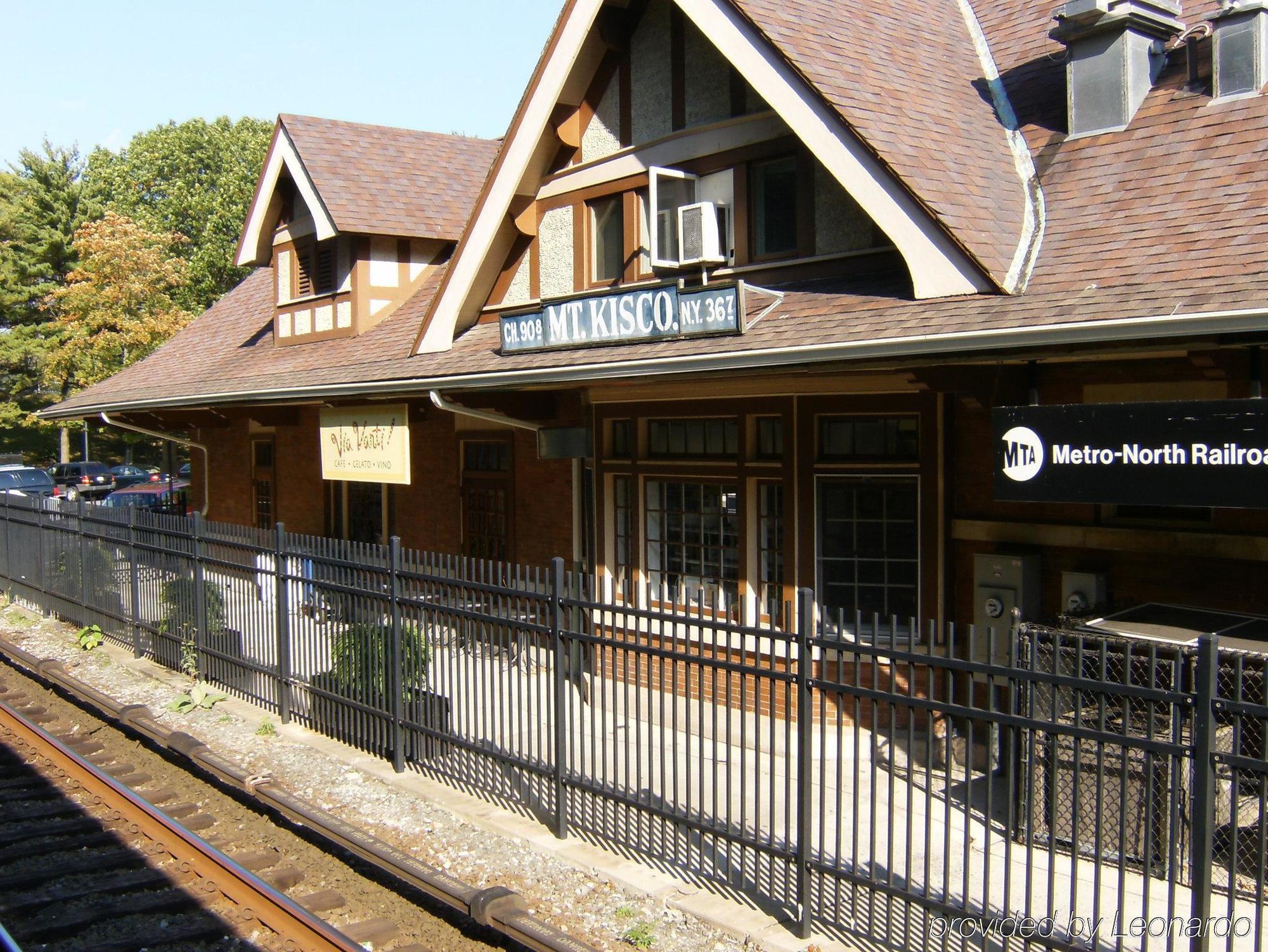 Hotel Mtk Mount Kisco Exterior photo